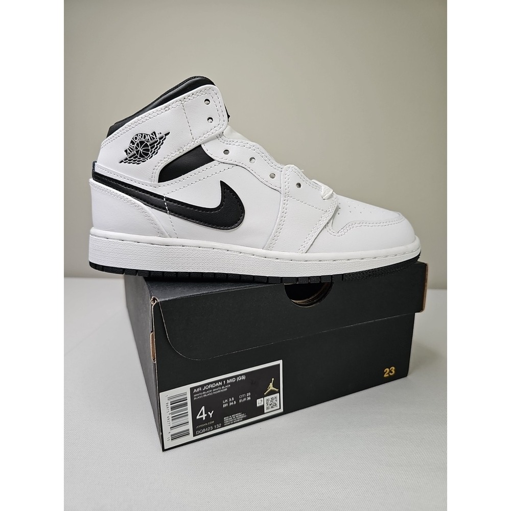 Size 4Y 5.5W - Nike Air Jordan 1 Mid 'Reverse Panda' DQ8423-132 Brand New - Picture 3 of 10